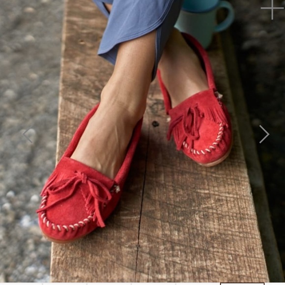 Minnetonka Red Moccasin size 8 like new womens - Picture 4 of 7